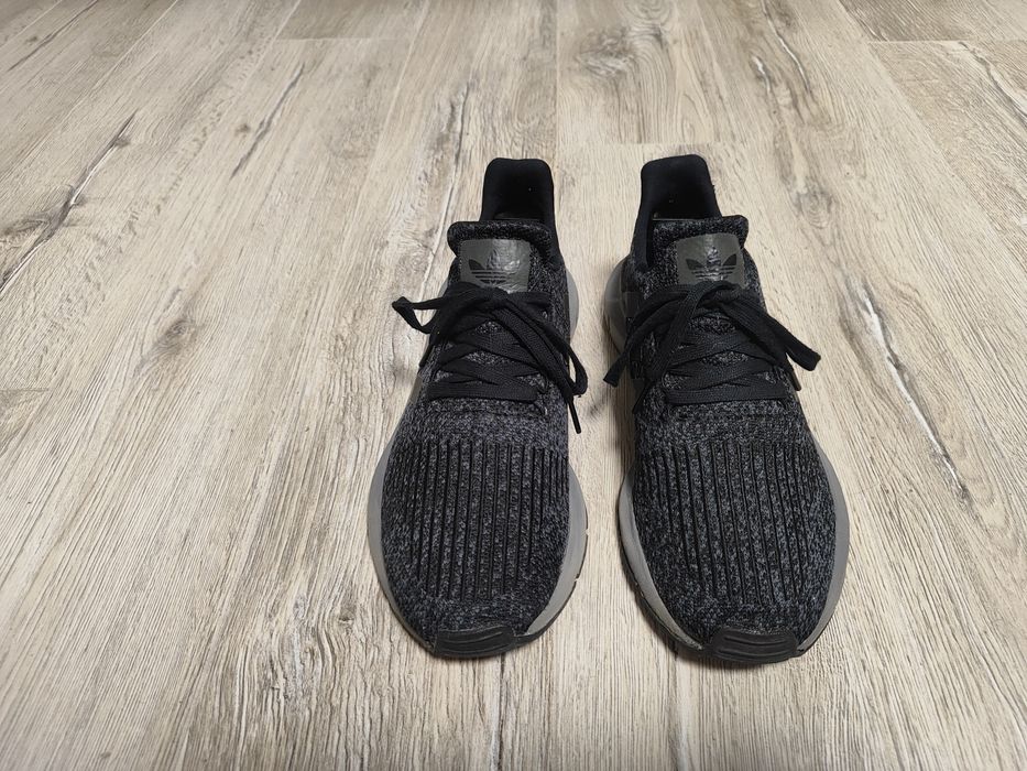 кросівки Adidas Swift Run р-41