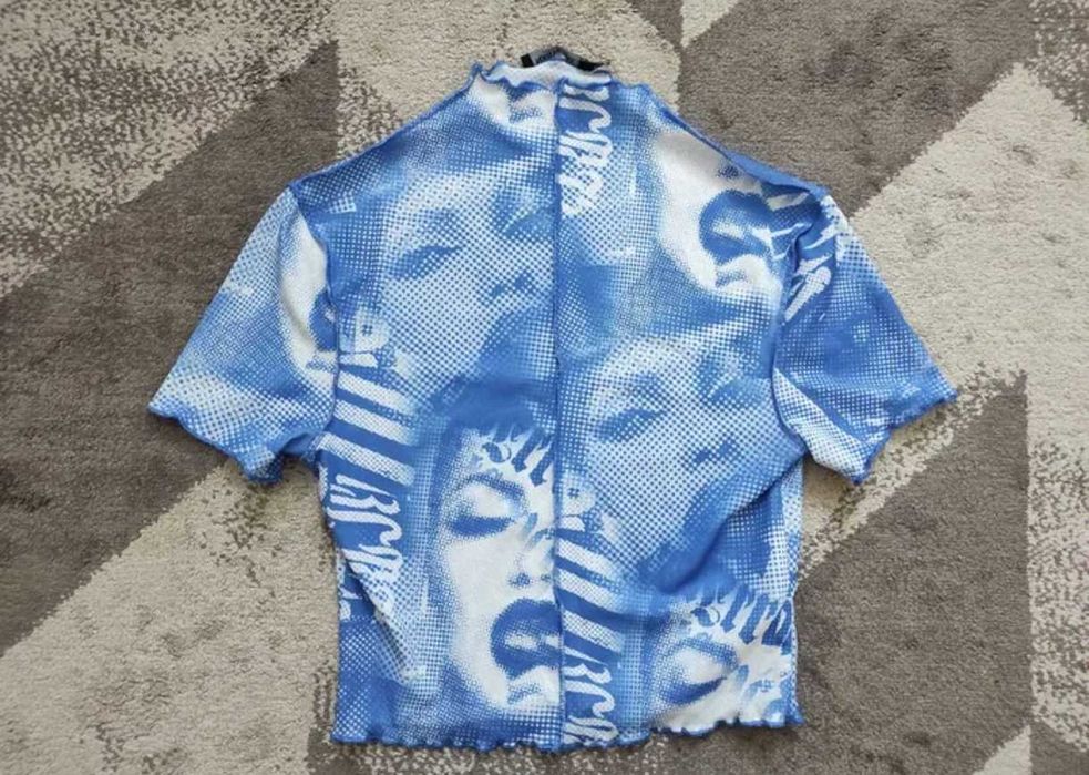 Niebieska bluzka we wzory nasty gal