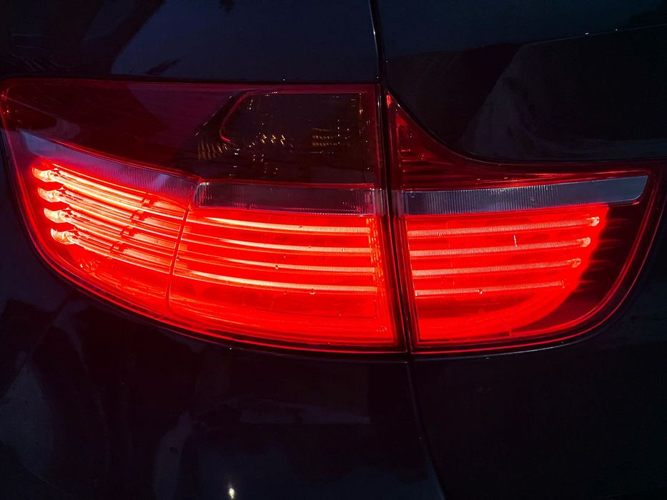 BMW X6 E71 2008-2012 (przedlift) HELLA komplet oryginalnych lamp tylnych
