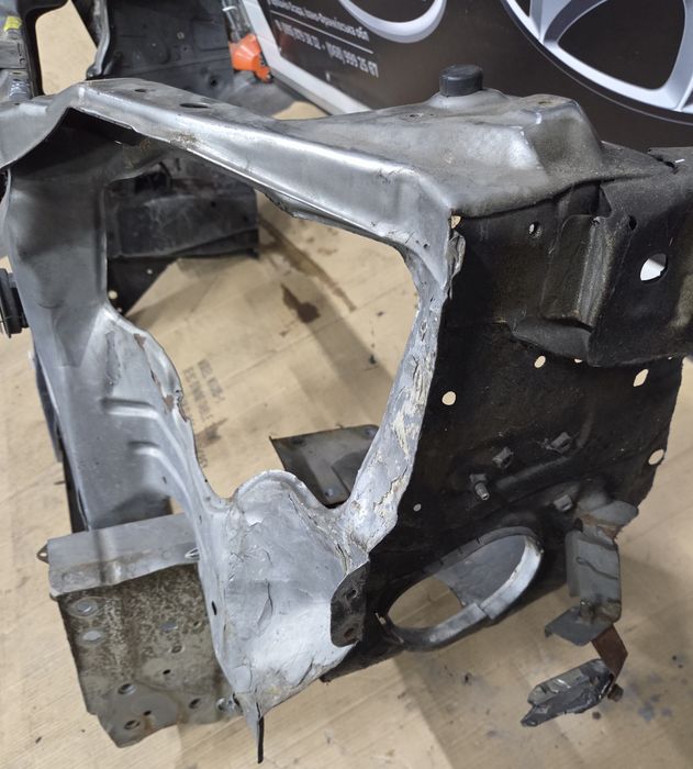 Телевізор екран лонжерон Nissan X Trail T30 Нісан Х Трейл розборка