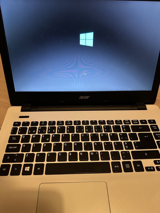 Portátil/Notebook Acer Intel Celeron 2GB RAM Branco