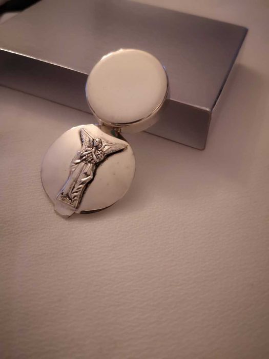 Caixa em prata com o anjo da guarda