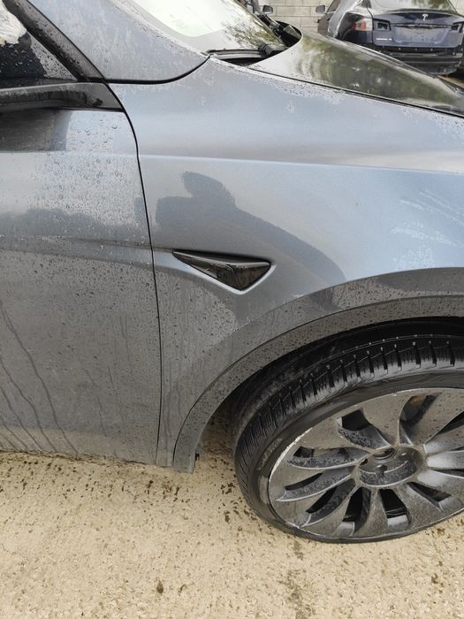 Tesla Model Y 2020-2024 крило праве переднє PMNG.