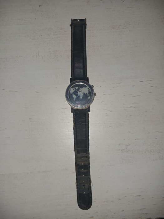 Наручные часы с картой мира,кварцевые,кожаный ремешок