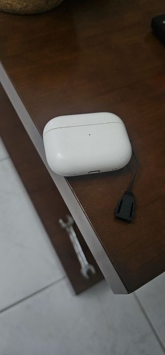 Airpods pro 2 com algum desgaste mas a funcionar a 100%