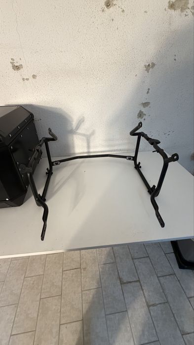 Vendo malas e top case da givi com suporte.