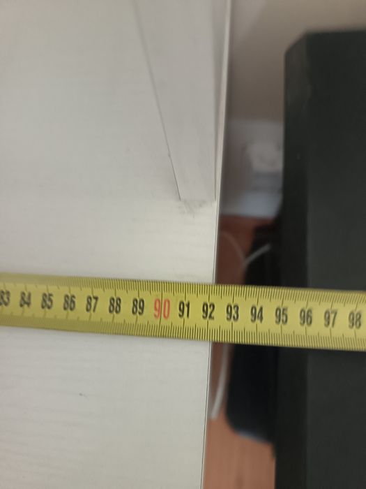 Roupeiro de 3 portas e 2 gavetas mais escrivaninha