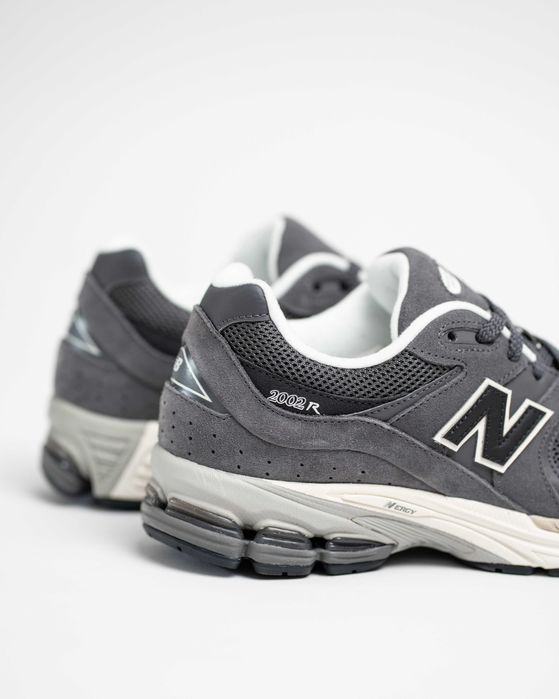 Мужские оригинальные кроссовки New Balance 2002R (2 цвета) M2002RFL