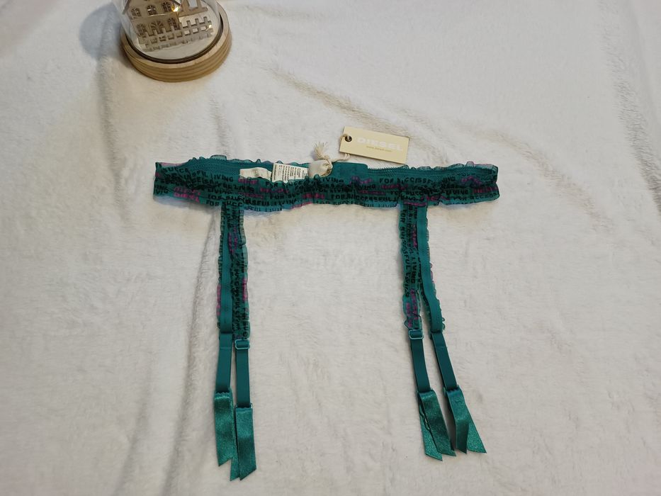 Pas do pończoch Diesel