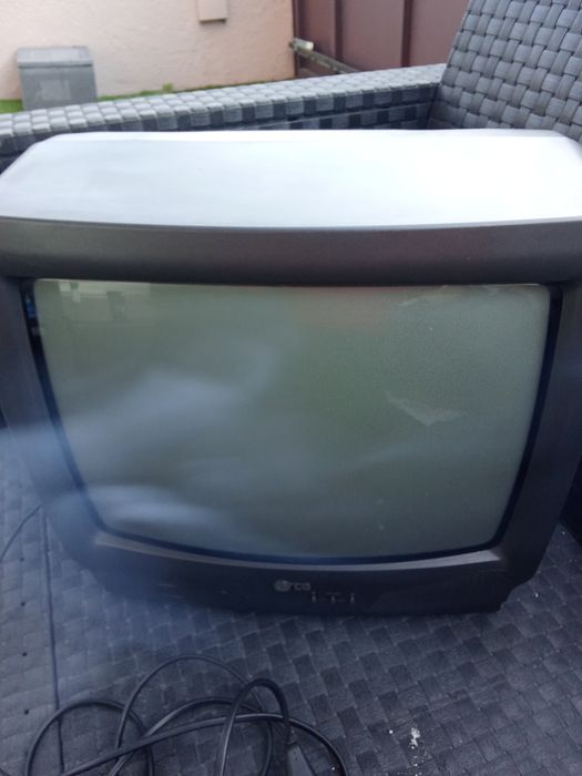 Televisão antiga. LG.