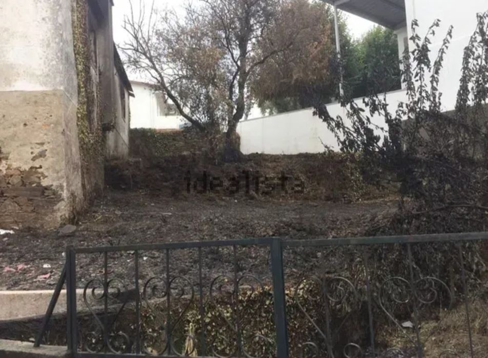 Terreno com ruina