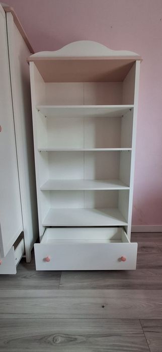 Zestaw mebli dla dziewczynki