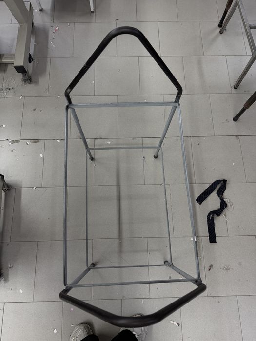 Suporte de Cestos em Metal