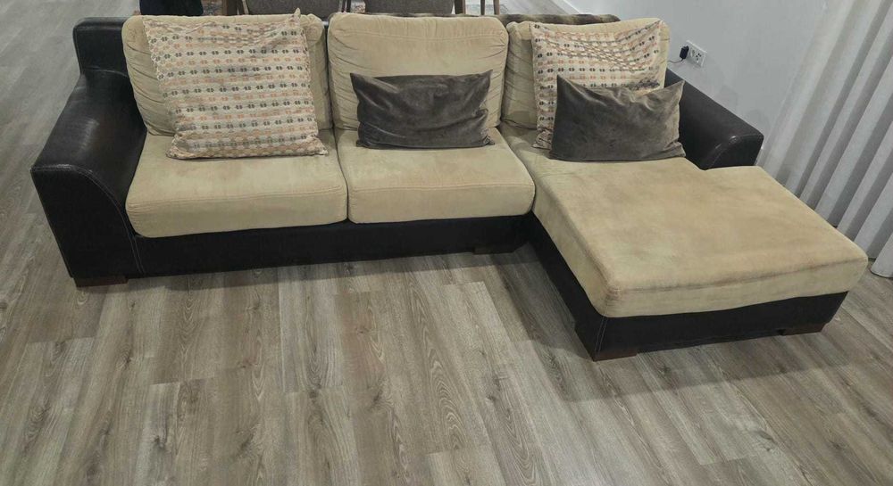 Sofá com Chaise Longue