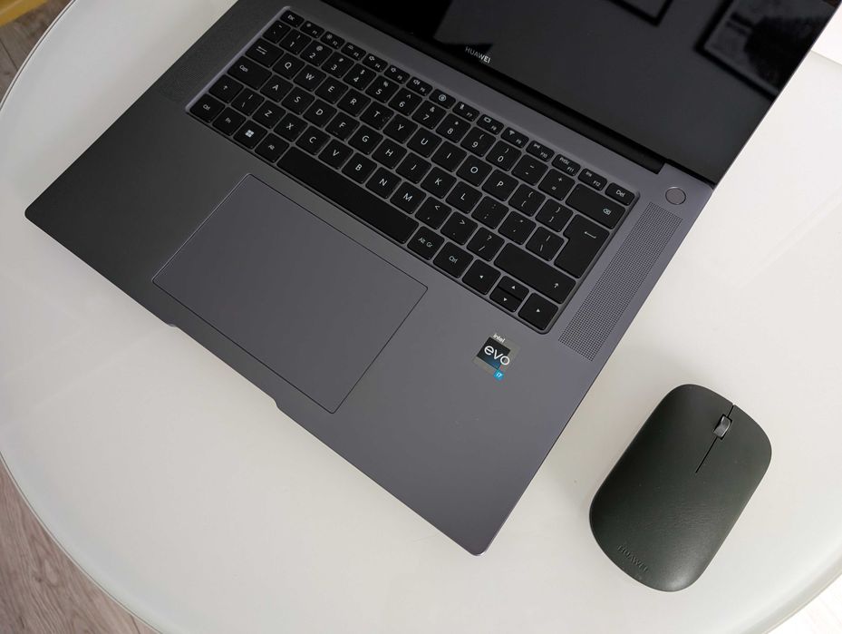Laptop Huawei MateBook 16s 2022 +myszka+etui+plecak