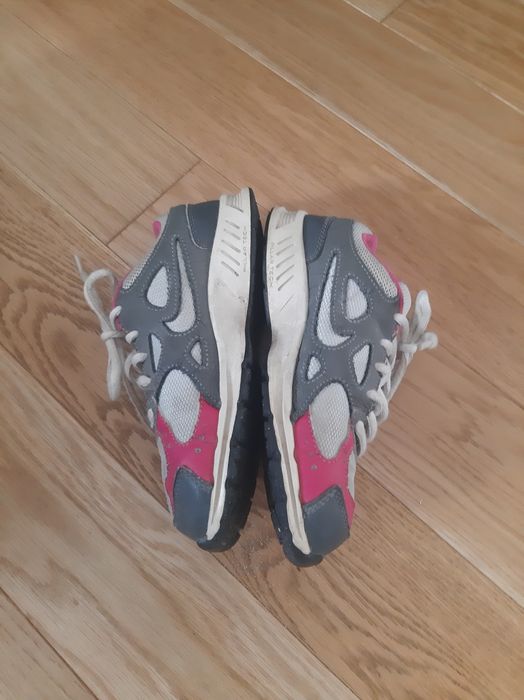 Szare różowe buty adidasy sneakersy Nike 31 rozmiar