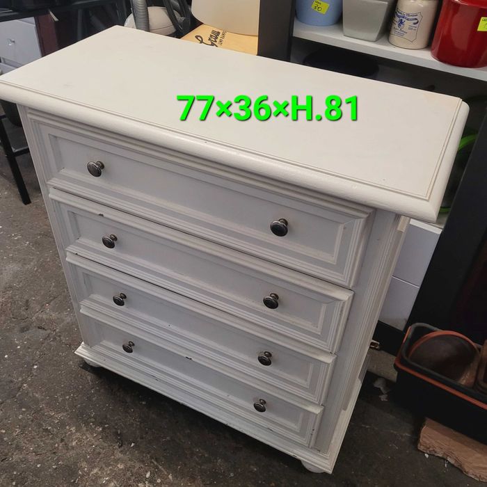 Komoda biała. Możliwy transport