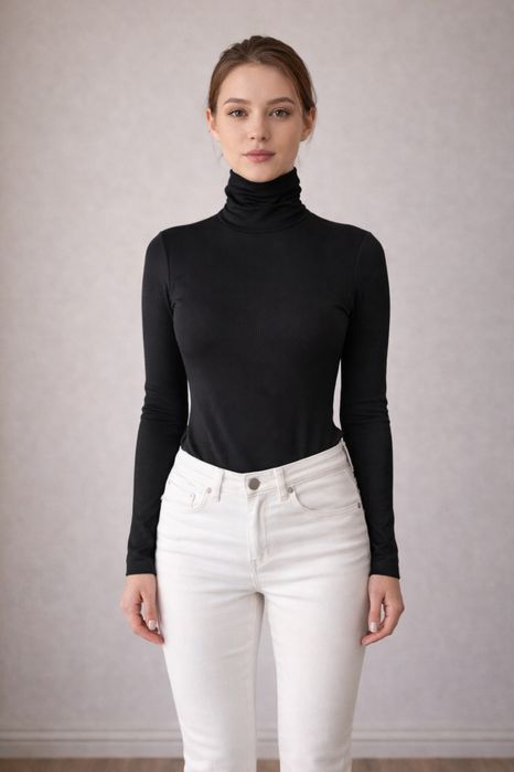 Жіноче боді в чорному кольорі