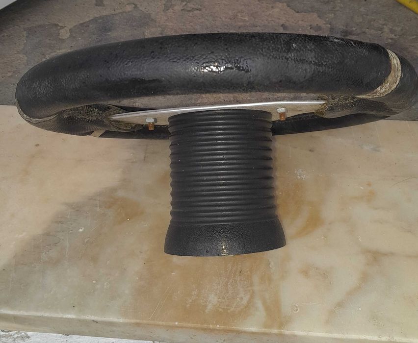 Volante pequeno com cubo