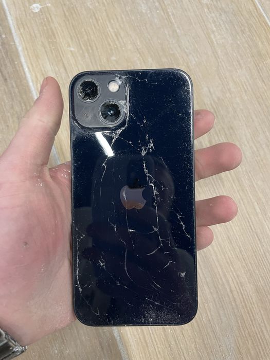 продам iphone 13