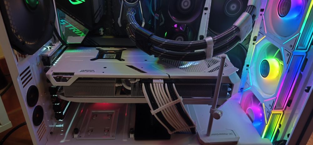PowerColor RX 9070 XT Red Devil Spectral White (Edição Branca) —  (Garantia)