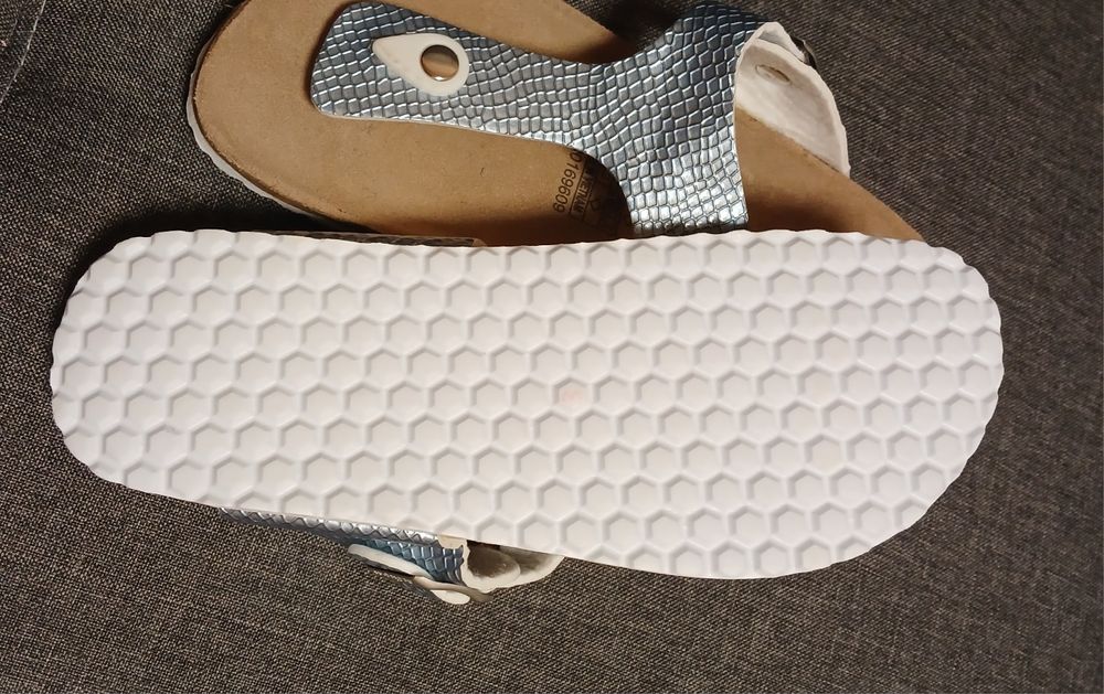 Шльопанці В'єтнамки