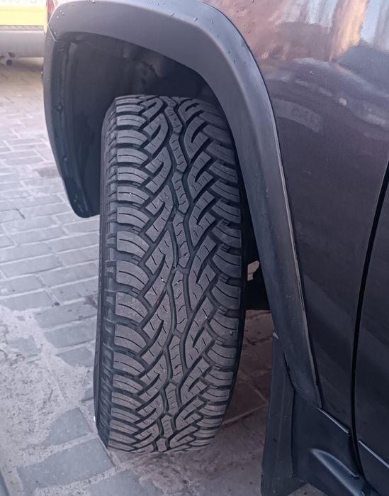 Преміум. АТ шини Continental ContiCrossContact AT 235/65 R17