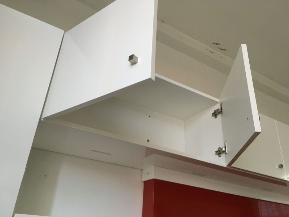 Móvel de parede moderno com design funcional