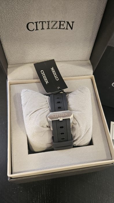 AQUALAND 200M – BJ2167-03E, um dos modelos mais icônicos da linha Prom