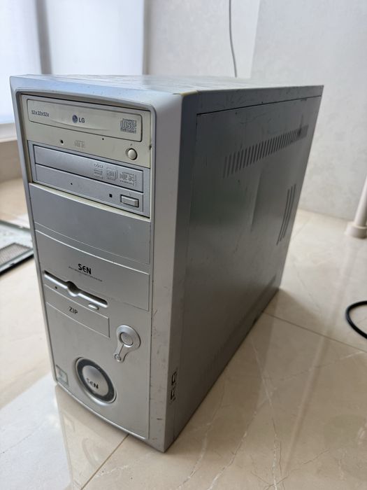 Компʼютер ПК Asus 4tb озу, 40gb HDD