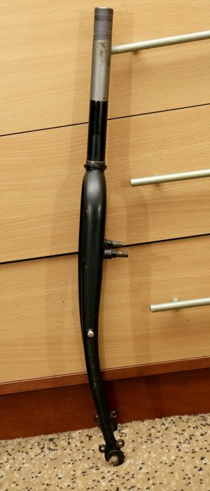 Вилка ригидная на колесо 28"