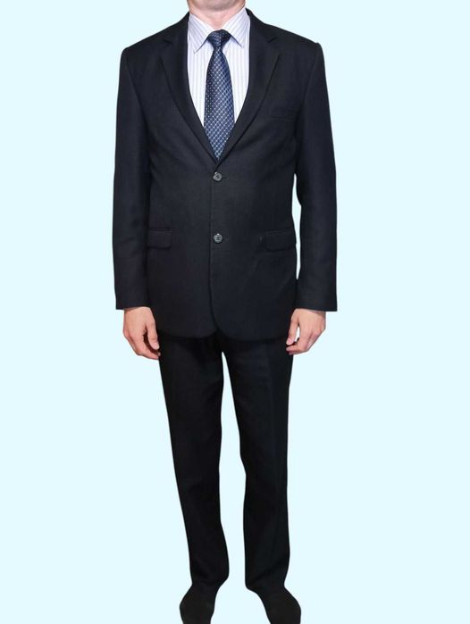 Класичний майже чорний костюм, 50-52 р.