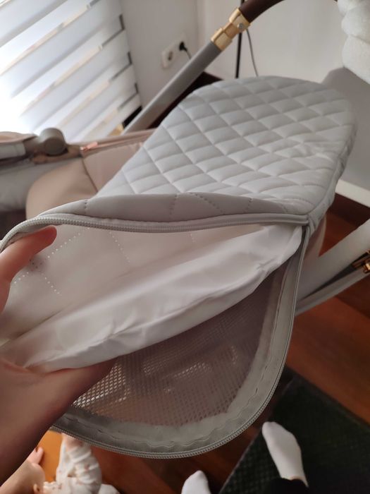 Carrinho de bebê novo