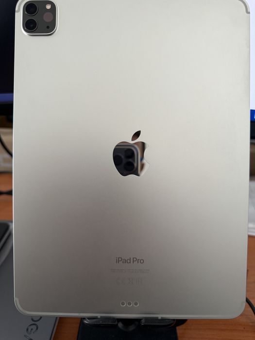 Apple iPad Pro 4ª Gen - M2 128GB - Versao Celular + Capa Teclado