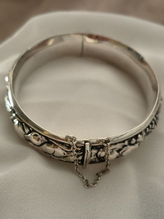 Pulseira escrava estações