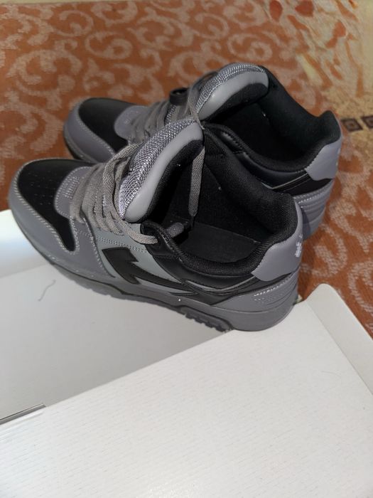 кросівки off white out of office