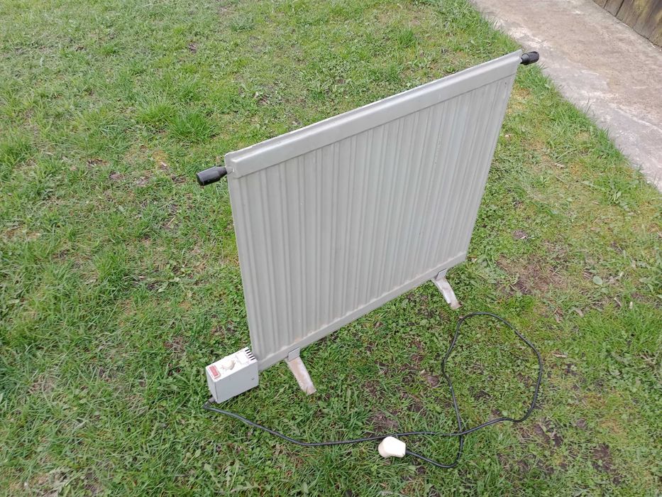 Grzejnik olejowy przenośny płaski duży sprawny 1000w