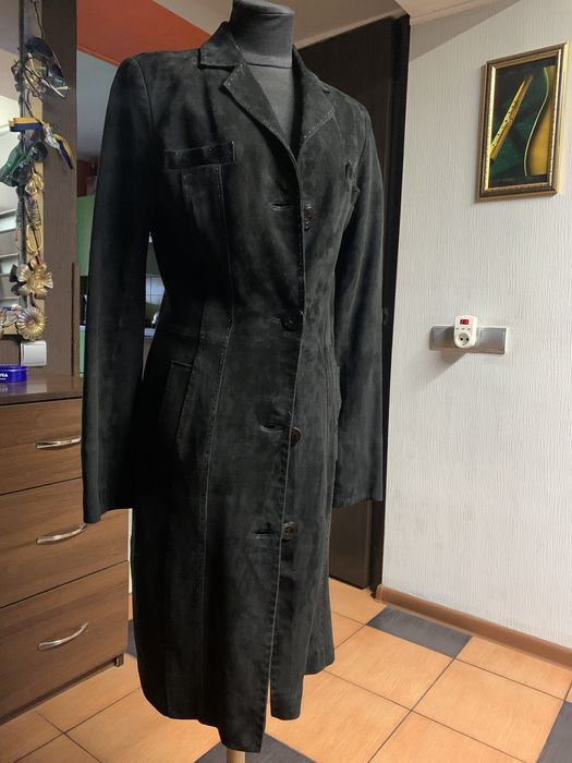 Жіночий замшевий плащ. Італія.