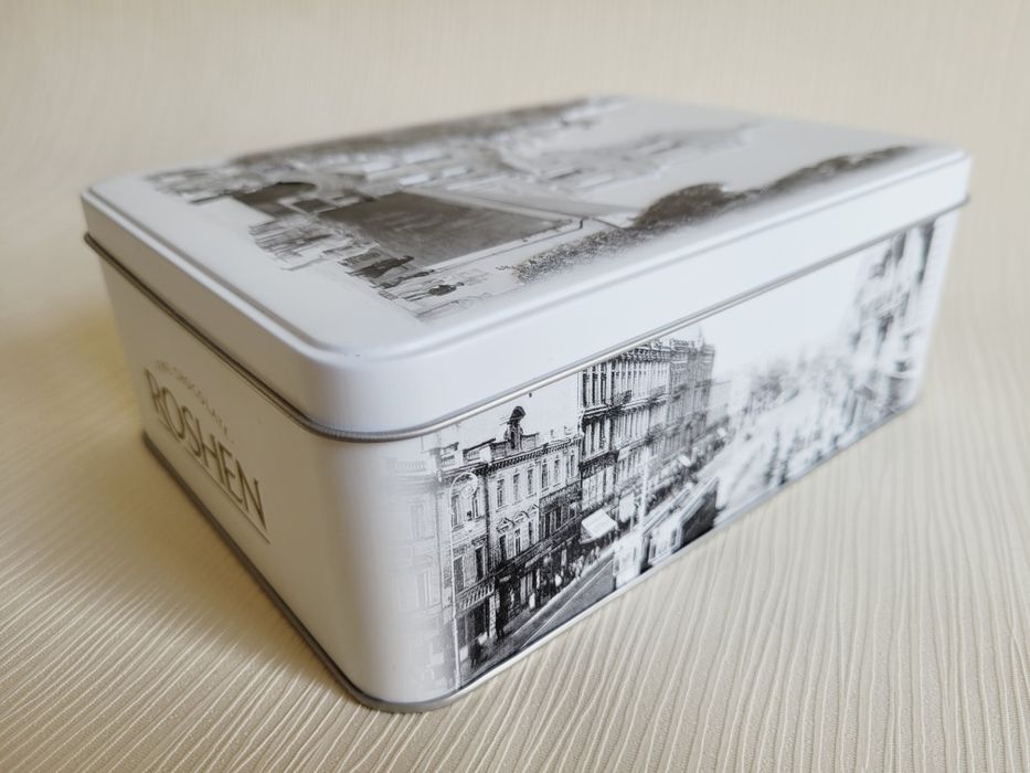 Подарункова металева коробка