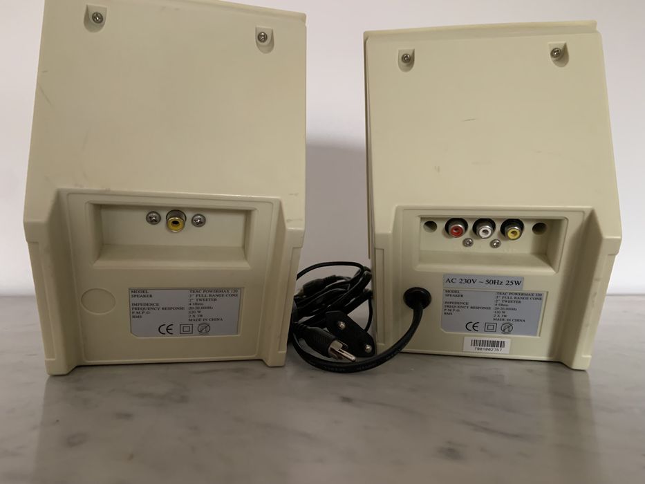 Colunas Marca TEAC
