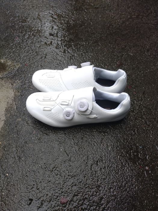 Sapatos estrada NOVOS