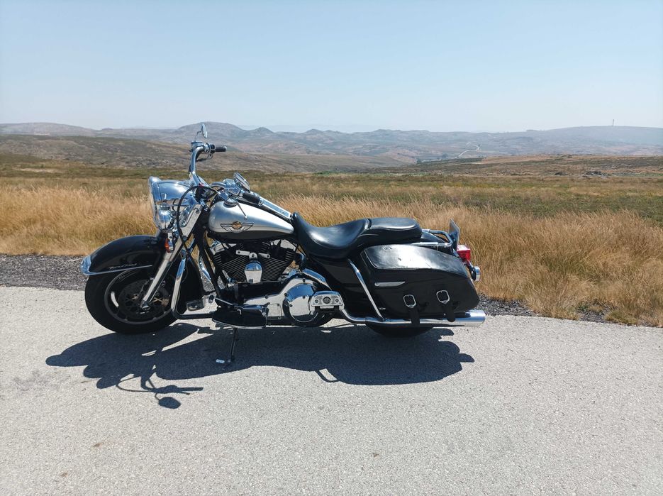 Harley Davidson roadKing 100th anniversary