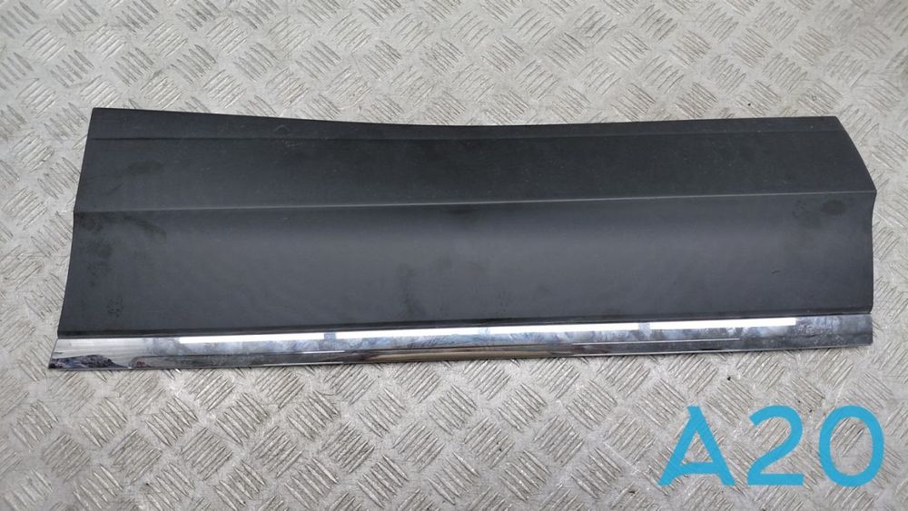 Молдінги дверей на Тігуан