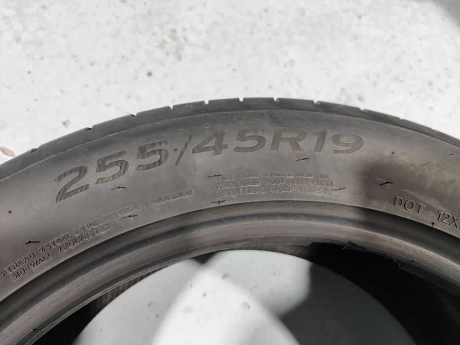 2 pneus semi novos 255-45R19 Hankook - Oferta dos Portes