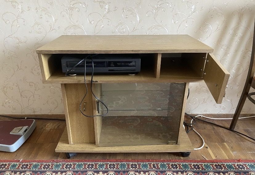 Тумба під телевізор тумбочка