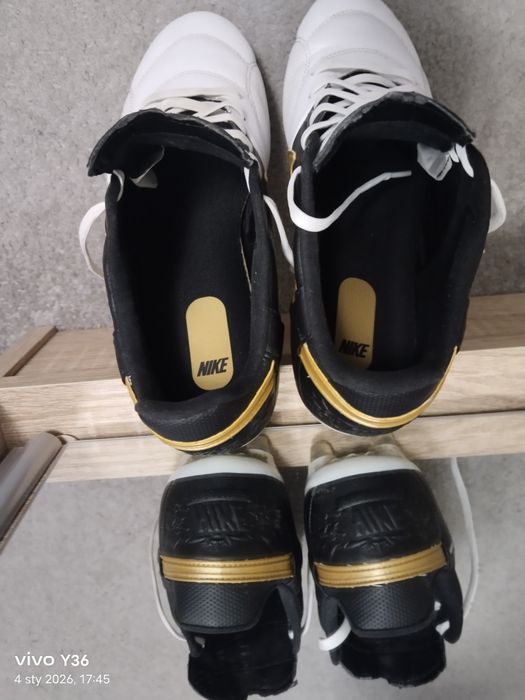 Buty używane ale bardzo dobrym stanie 2 razy tylko założone na nogę