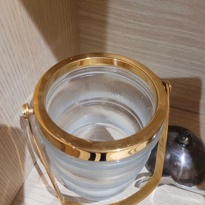 Pojemnik, wiaderko na lód