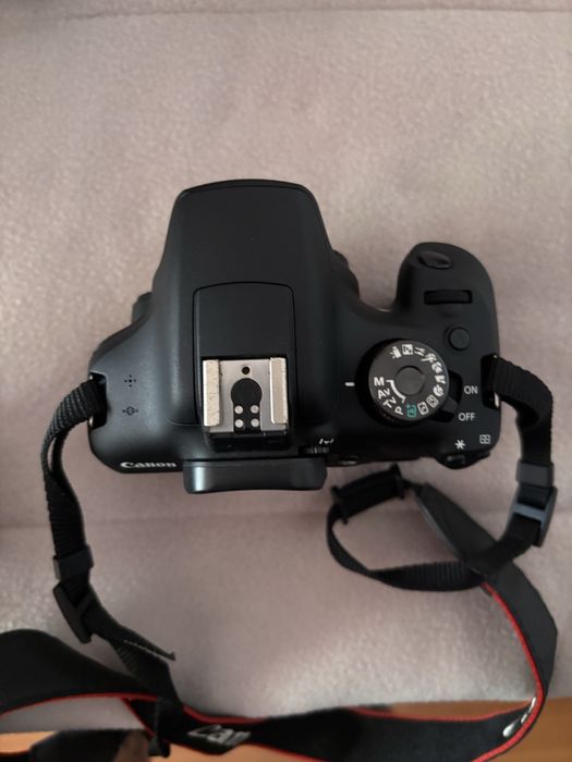 Canon EOS 2000D com 2 lentes e tripé