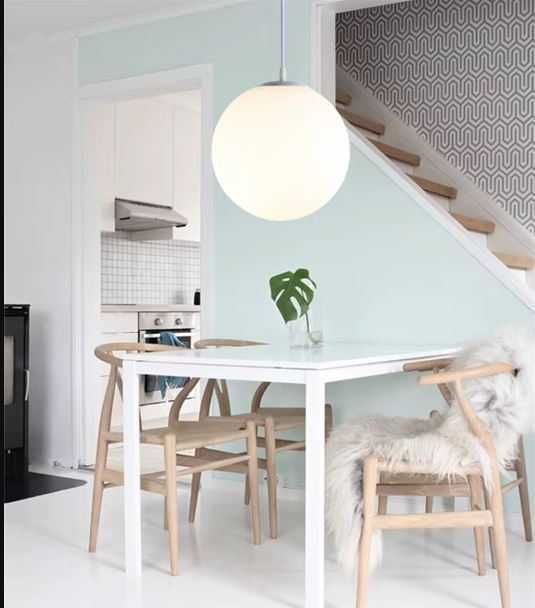 Nowa lampa wisząca kula