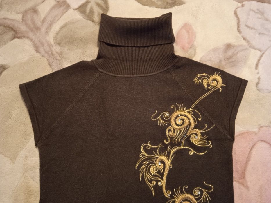 Жилет теплый с горлом для девочки